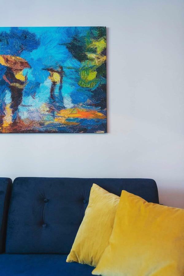 Apartament Mieszkanko Na Stawki Netflix Warszawa